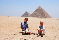 Christian und Wolfgang bei den Pyramiden, Zoom+