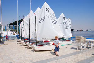 Im Yachtclub Ismailia, Zoom+